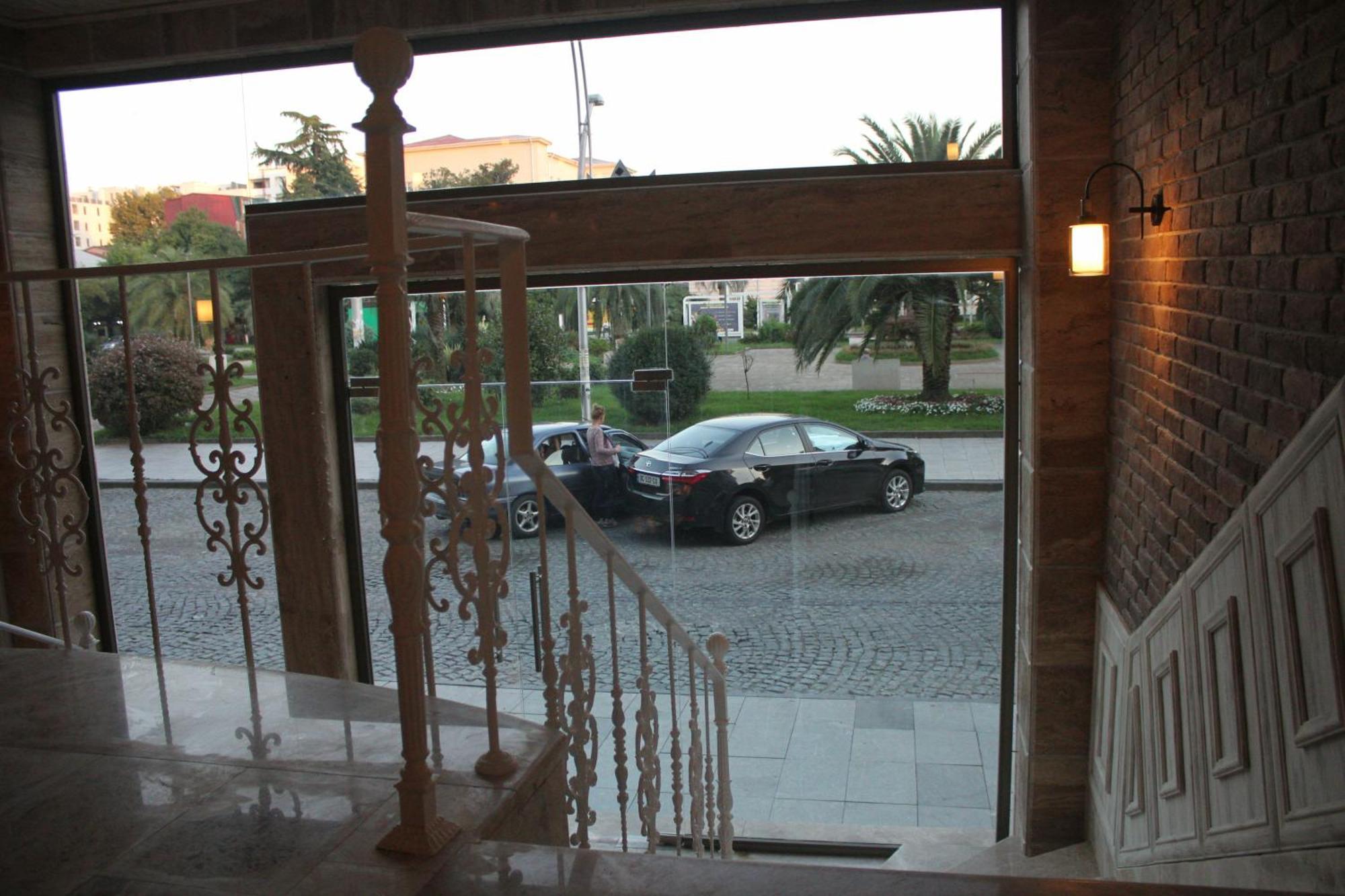 Melini Boutique Hotel Batumi Luaran gambar